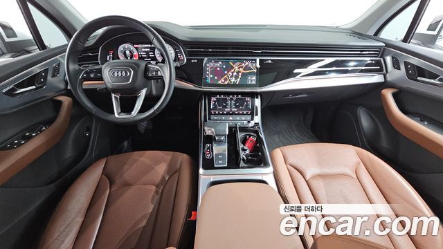 Audi Q7 2021 — photo 7