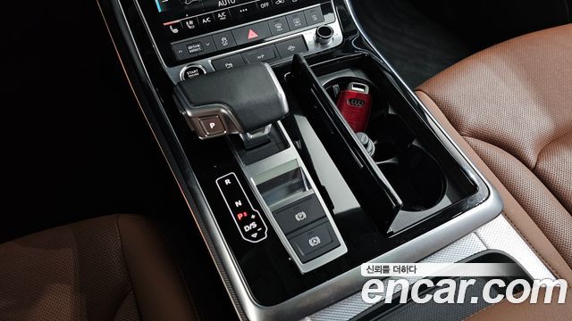 Audi Q7 2021 — photo 9