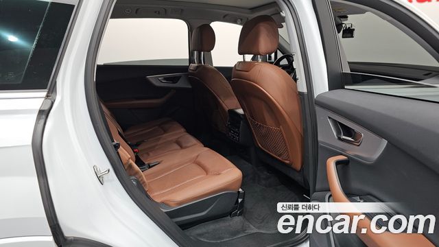 Audi Q7 2021 — photo 12