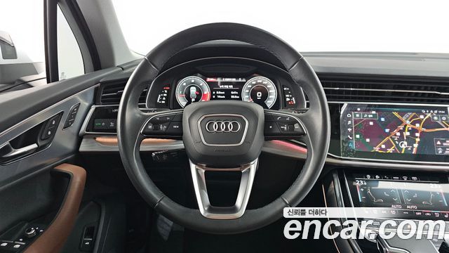 Audi Q7 2021 — photo 13