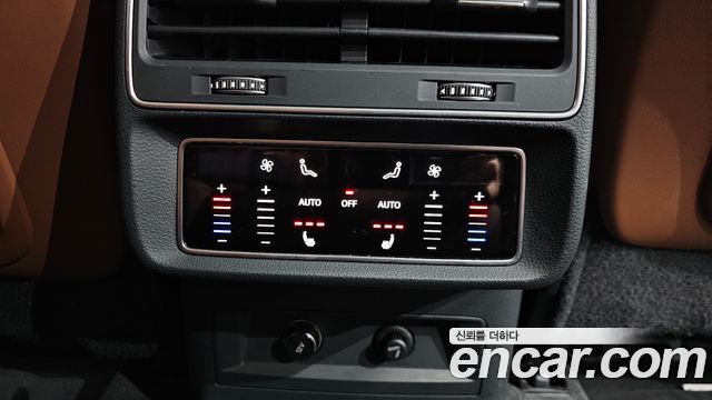 Audi Q7 2021 — photo 18