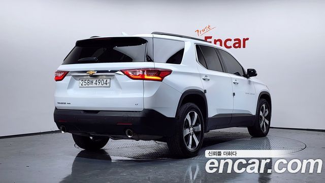 Chevrolet Korea Traverse 2021 — photo 2