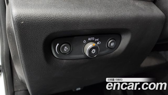 Chevrolet Korea Traverse 2021 — photo 14