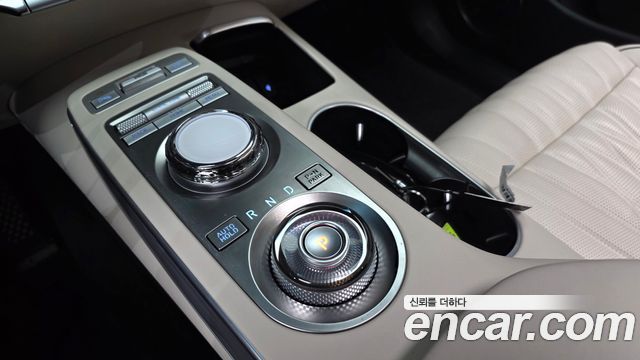 Genesis GV70 2023 — photo 9
