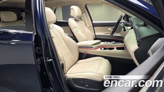 Genesis GV70 2023 — photo 10