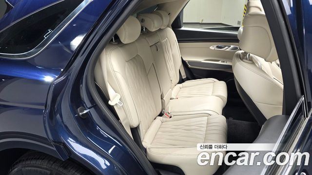 Genesis GV70 2023 — photo 11