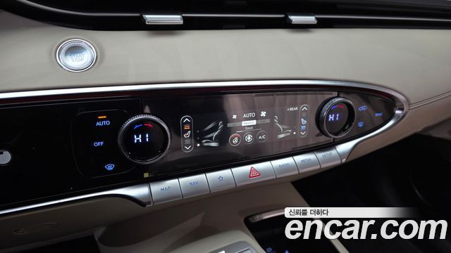 Genesis GV70 2023 — photo 18