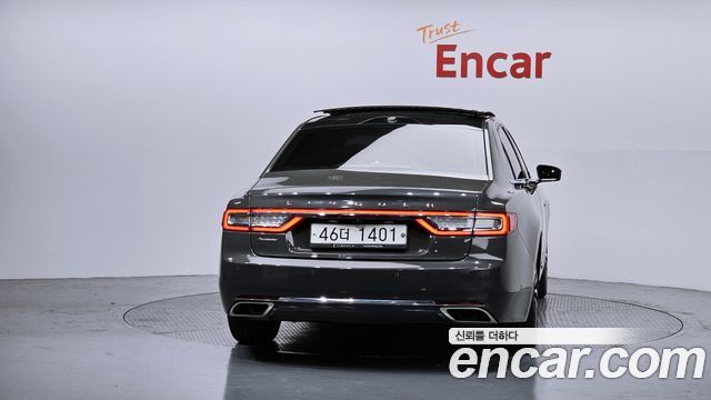 Lincoln Continental 2017 — photo 4