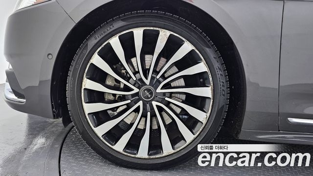 Lincoln Continental 2017 — photo 5