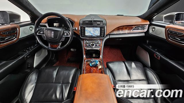 Lincoln Continental 2017 — photo 7