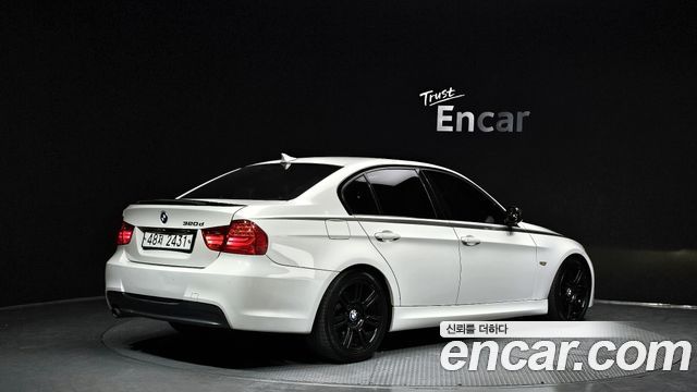 BMW 3-Series 2011 — photo 2