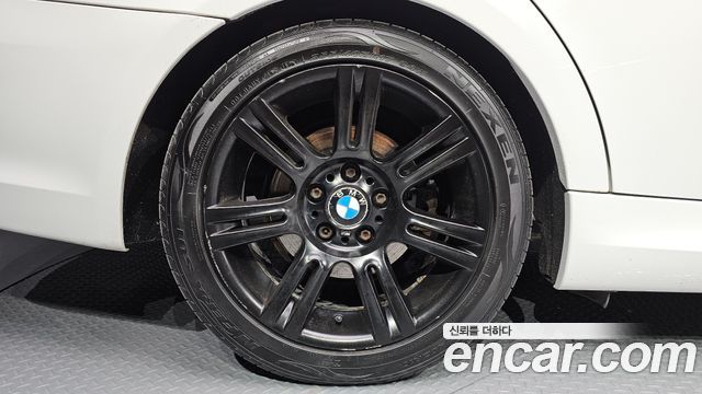 BMW 3-Series 2011 — photo 5