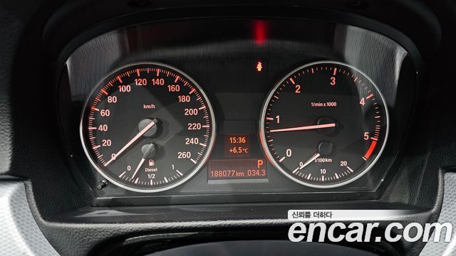 BMW 3-Series 2011 — photo 8