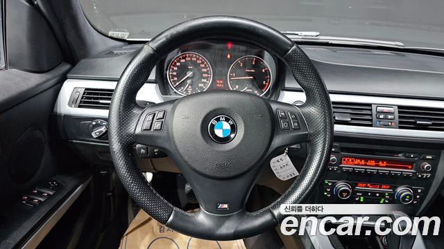 BMW 3-Series 2011 — photo 15