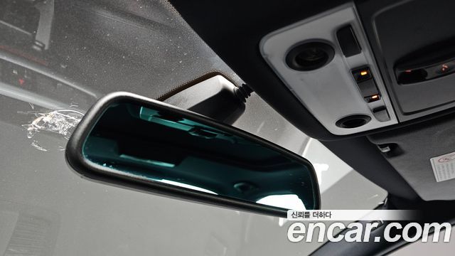BMW 3-Series 2011 — photo 16