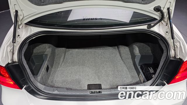 BMW 3-Series 2011 — photo 20