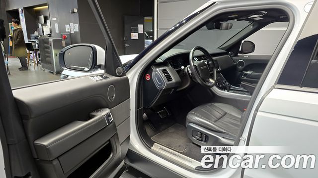 Land Rover Range Rover Sport 2019 — photo 11