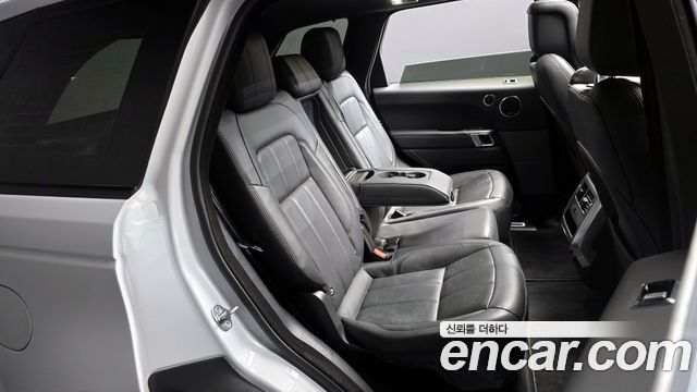 Land Rover Range Rover Sport 2019 — photo 12