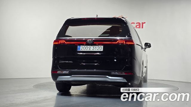 Kia Canival 2021 — photo 4