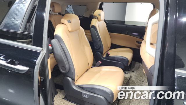 Kia Canival 2021 — photo 12
