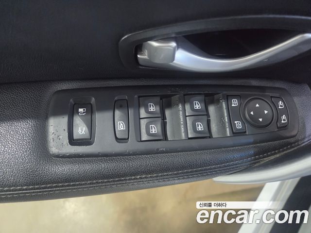 Renault Korea SM5  2012 — photo 10