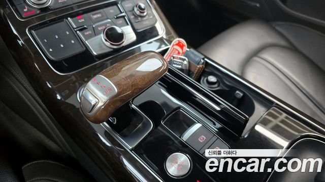 Audi A8 2015 — photo 9