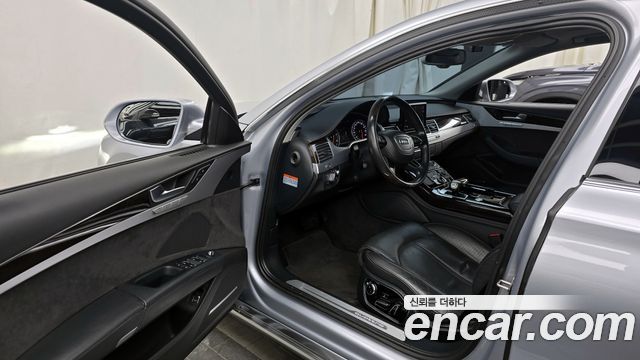 Audi A8 2015 — photo 10