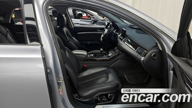 Audi A8 2015 — photo 11