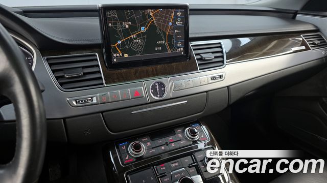 Audi A8 2015 — photo 14