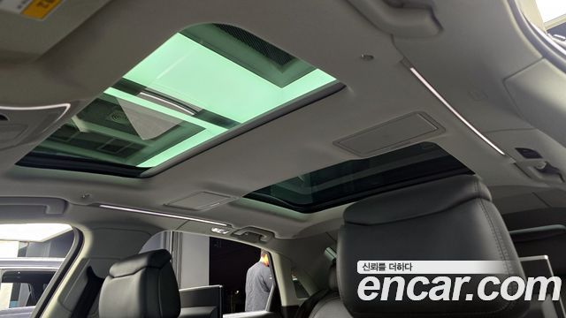 Audi A8 2015 — photo 17