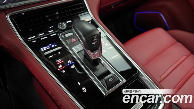 Porsche Panamera 2020 — photo 9