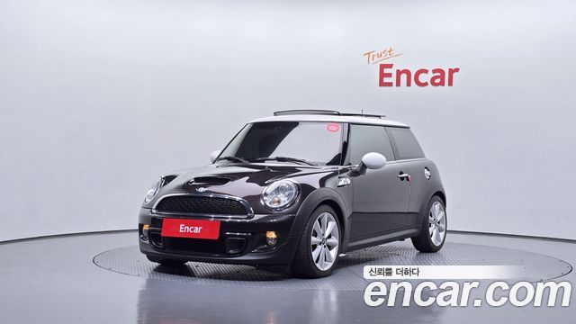 Mini Cooper 2013 — photo 1