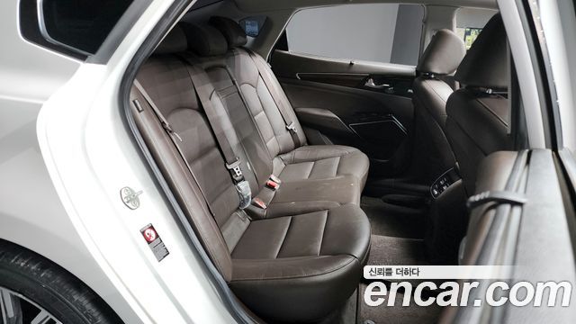 Kia K7 2018 — photo 12