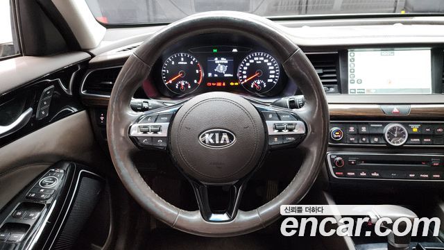 Kia K7 2018 — photo 13
