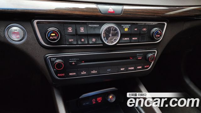 Kia K7 2018 — photo 16