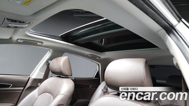 Kia K7 2018 — photo 19