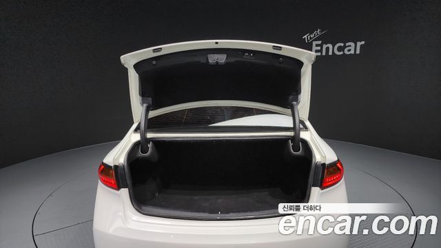 Kia K7 2018 — photo 20