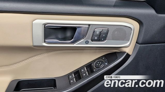 Ford Explorer 2020 — photo 17