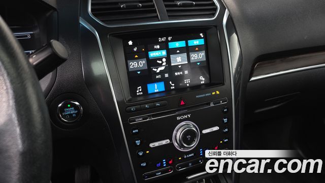 Ford Explorer 2018 — photo 17