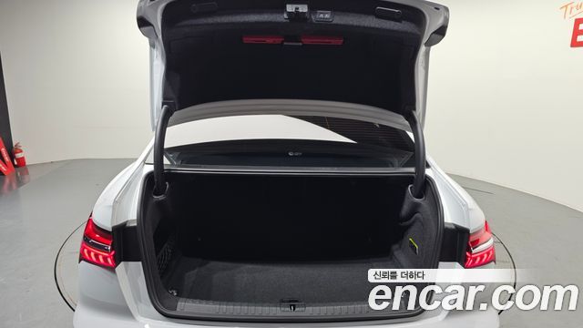 Audi A6 2022 — photo 20