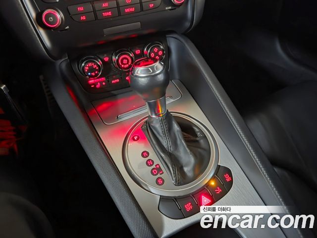Audi TT 2010 — photo 9
