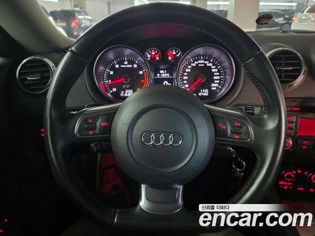Audi TT 2010 — photo 11