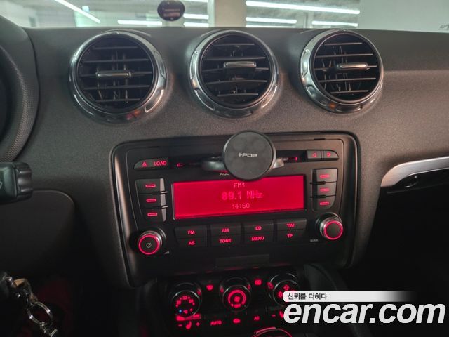 Audi TT 2010 — photo 13