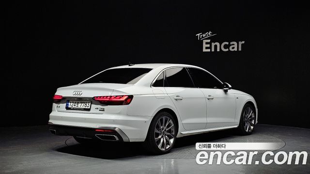 Audi A4 2023 — photo 2