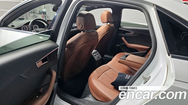 Audi A4 2023 — photo 11