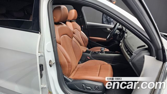 Audi A4 2023 — photo 12