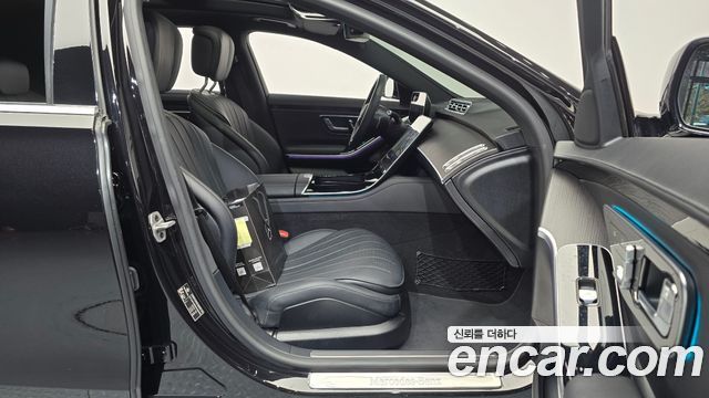 Mercedes-Benz S-Class 2024 — photo 10