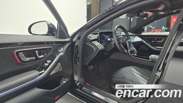 Mercedes-Benz S-Class 2024 — photo 11