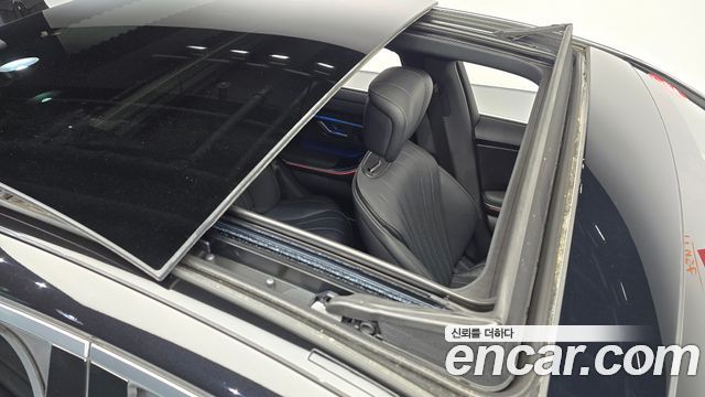 Mercedes-Benz S-Class 2024 — photo 17