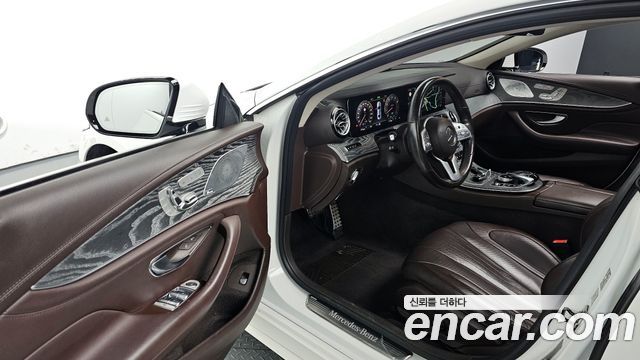 Mercedes-Benz CLS-Class 2020 — photo 11